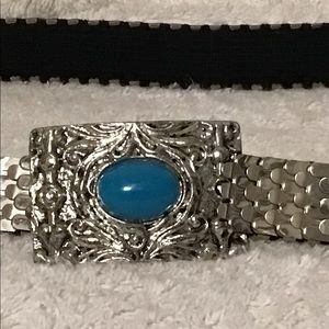 VINTAGE WOMEN'S SILVER TONE SMALL MERMAID SCALE STRETCH BELT FAUX BLUE GEM  29”.